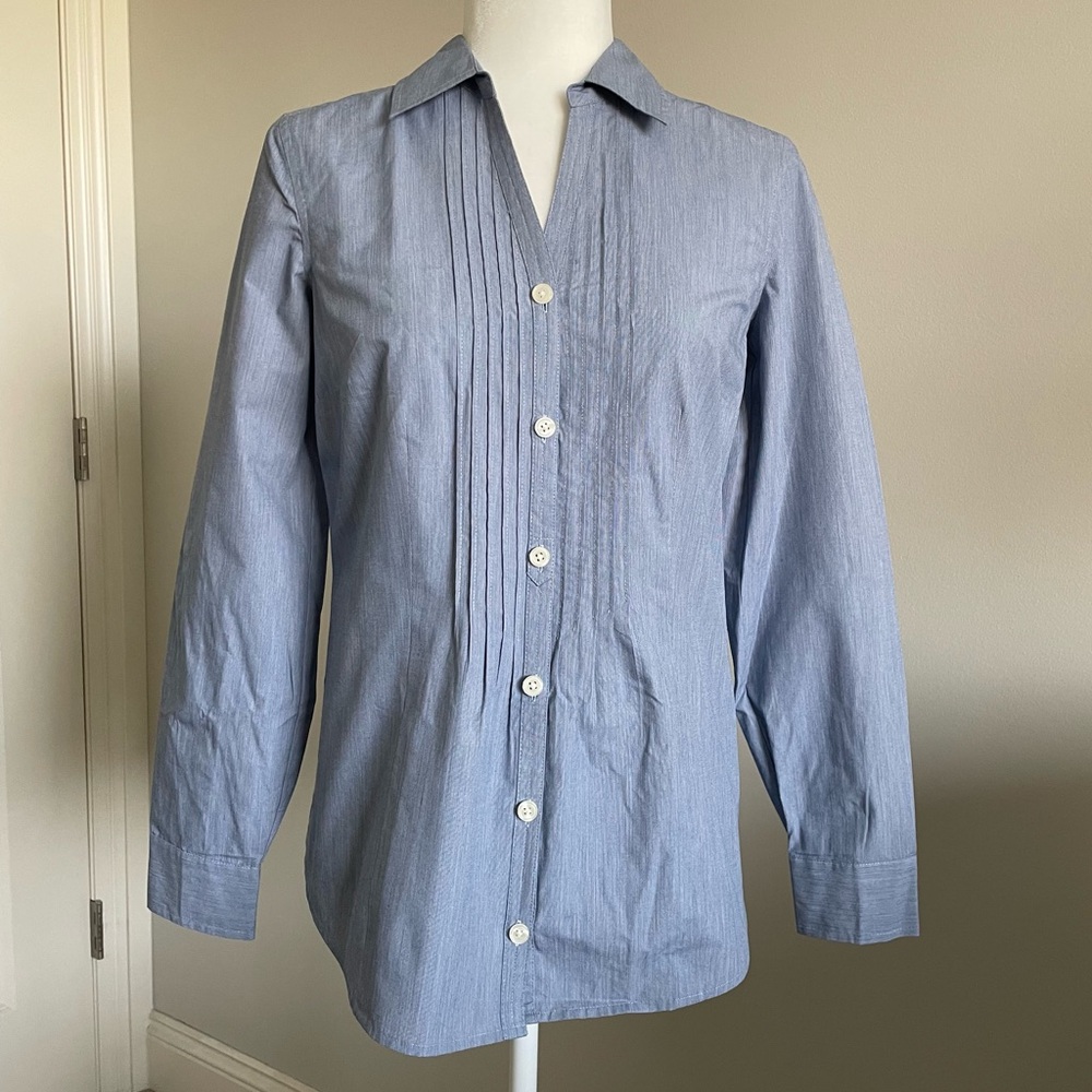 VAN HEUSEN Blue Button Down Shirt, Blue Shirt, Woven, Pleats, size XS